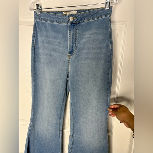 Free People Bell Bottom Denim Jeans Raw Hem Sz 28 - Picture 6 of 9